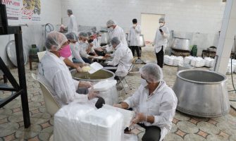 پخت ۱۵هزار پرس غذای گرم در رزمایش کمک مومنانه میناب