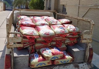 اهدا ۱۰۰ کیسه برنج به خانواده‌های ایتام در شهرستان میناب