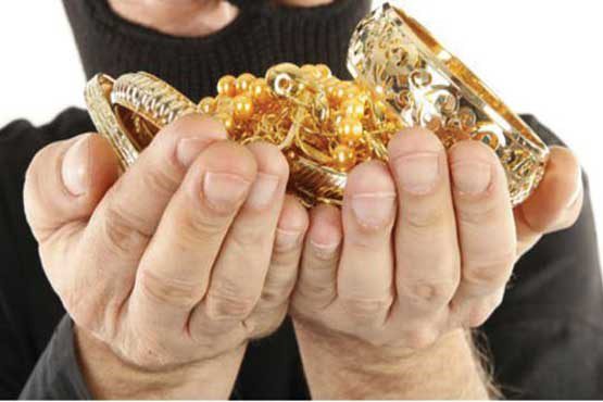 دستبند پلیس بر دستان سارقان جواهرات در میناب