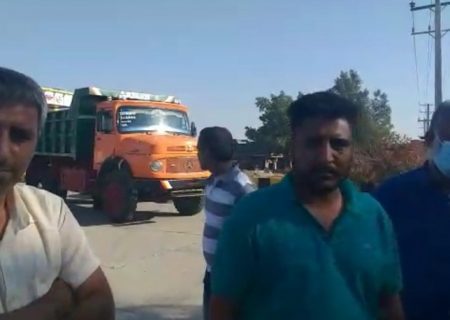 گلایه و اعتراض رانندگان خودروهای سنگین به کمبود گازوئیل در جایگاه های سوخت شهرستان میناب + فیلم