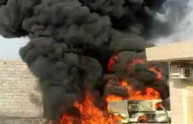 فیلم | آتش سوزی خودروی حامل سوخت در شهر هشتبندی میناب