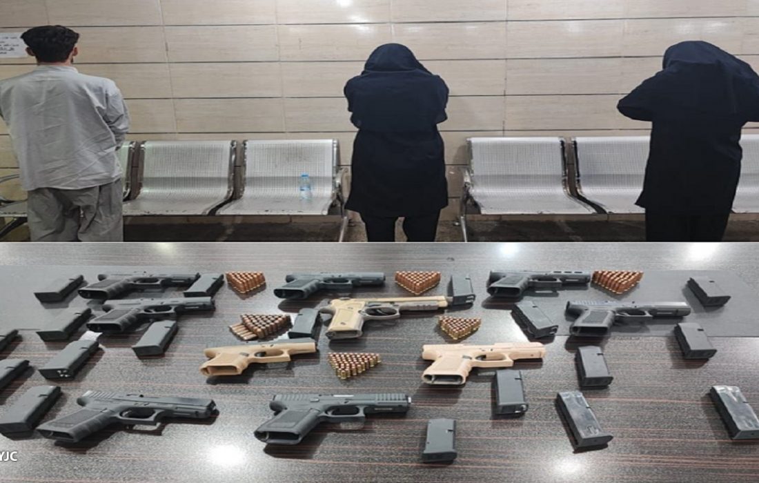 انهدام باند قاچاق سلاح و مهمات در بندرعباس/ دستگیری دو زن + عکس