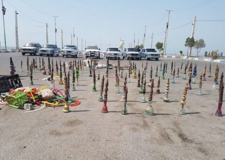 جمع‌آوری و معدوم سازی ۳۰۰ قلیان در ساحل بندرعباس
