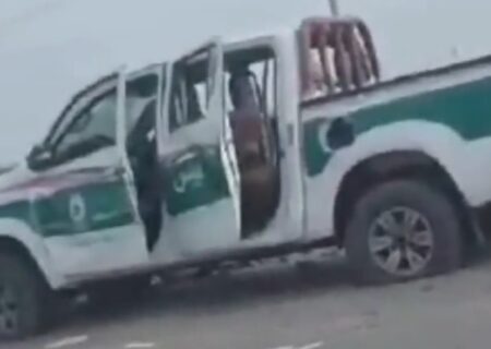 دستگیری عاملان تخریب خودروی پلیس در میناب + فیلم