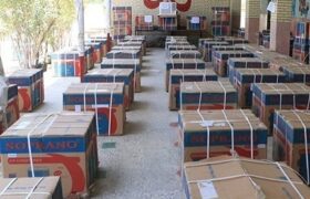 اهدا ۵۴ دستگاه کولر گازی و پنج هزار متر مربع موکت به مدارس بخش سندرک