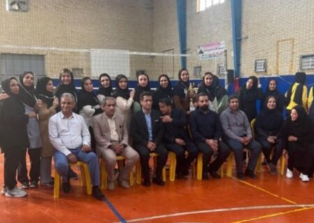 تیم والیبال بانوان فرهنگی میناب بر سکوی قهرمانی هرمزگان ایستاد