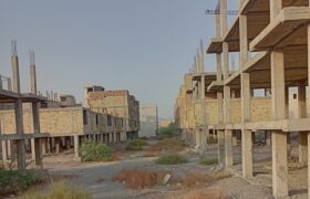 مسکن مهر «نگاه نو» میناب؛ پروژه‌ای رها شده و روبه فرسودگی