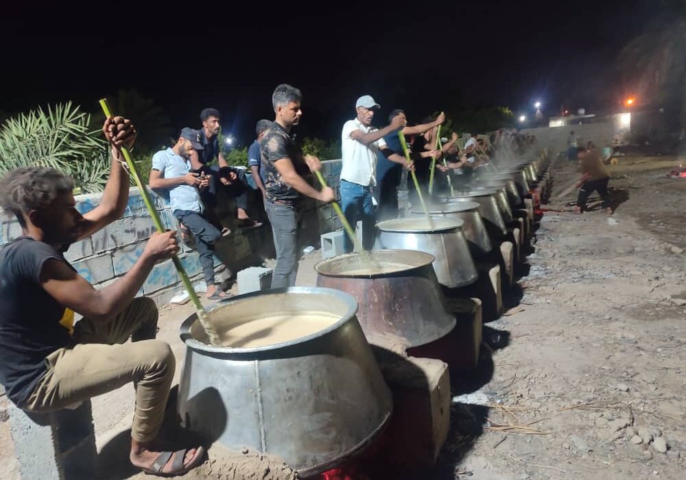 پخت ۱۰ تُن حلیم نذری در روستای تالار میناب
