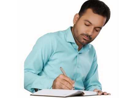 تاکید عضو شورای شهر میناب بر لزوم برگزاری علنی جلسات و شفافیت