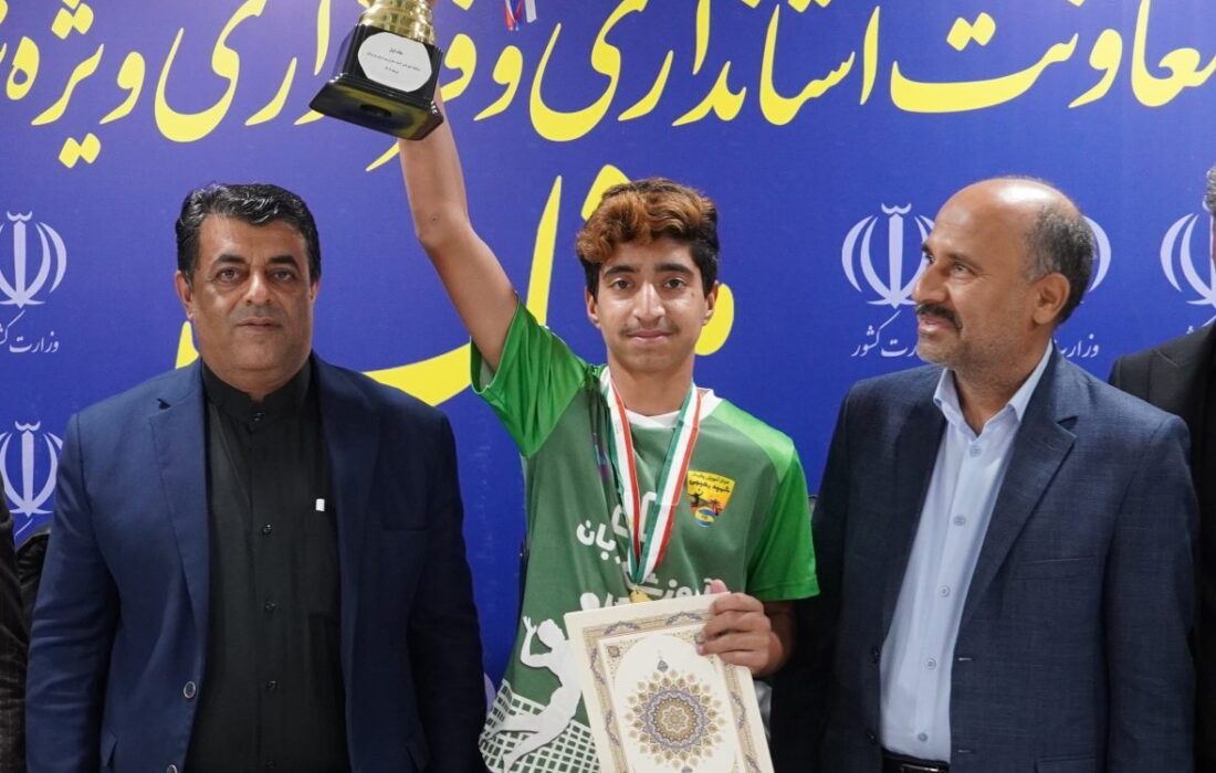 طاها ذاکری، والیبالیست مینابی در راه تیم ملی