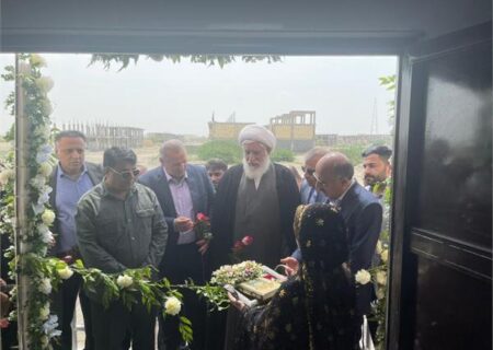 سالن ورزشی چندمنظوره شهدای کارگر میناب پس از ۱۴ سال انتظار افتتاح شد