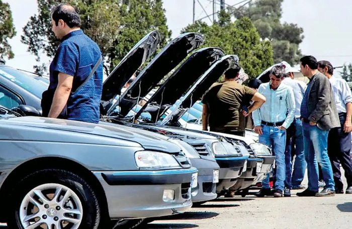 خداحافظی دلالان خودرو با خیابان ۲۲ بهمن بندرعباس