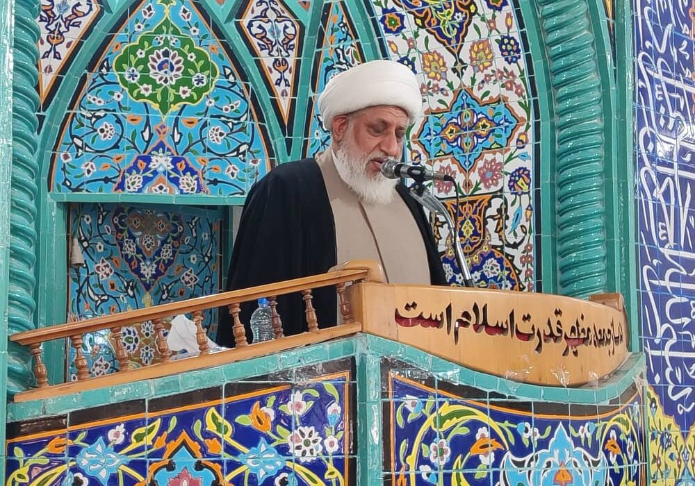 توجه ویژه به معلولین و تکریم مادران و همسران شهداء ضروری است