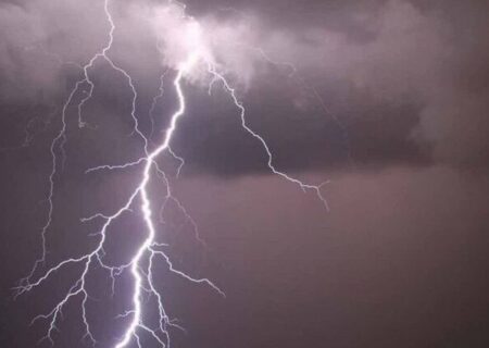 حادثه ناشی از صاعقه در رودان/ سه نفر دچار آسیب شدند