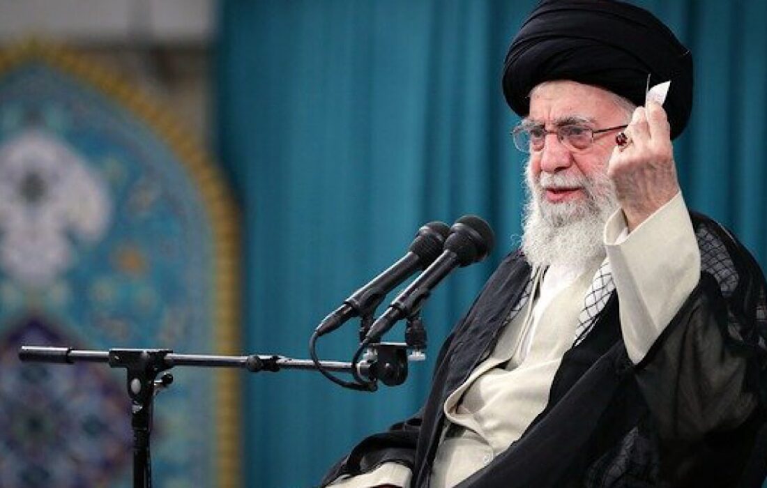رهبر انقلاب: جمهوری اسلامی مقابل تخریبگران کوتاه نخواهد آمد