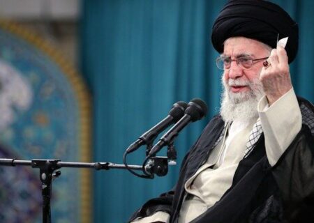 رهبر انقلاب: جمهوری اسلامی مقابل تخریبگران کوتاه نخواهد آمد