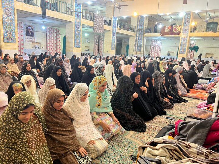 اعتکاف معنوی ۳۷۵ دختر نوجوان در بخش توکهور و هشتبندی میناب