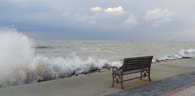 کاهش کیفیت هوا در هرمزگان / دریای عمان و تنگه هرمز مواج می‌شود