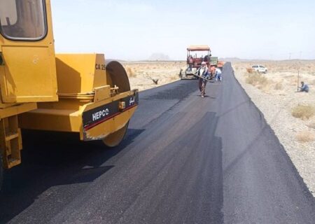 توسعه زیرساخت‌های روستایی در میناب؛ آسفالت محلات هشت‌بندی دو آغاز شد
