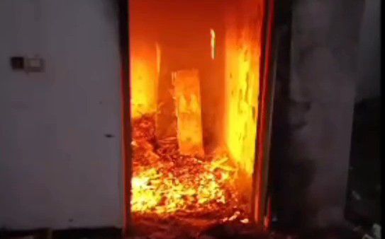 آتشی که زندگی صنعتگر مینابی را خاکستر کرد + فیلم