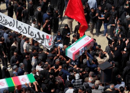 فیلم | تشییع با شکوه نوگلان مظلوم شهید در میناب