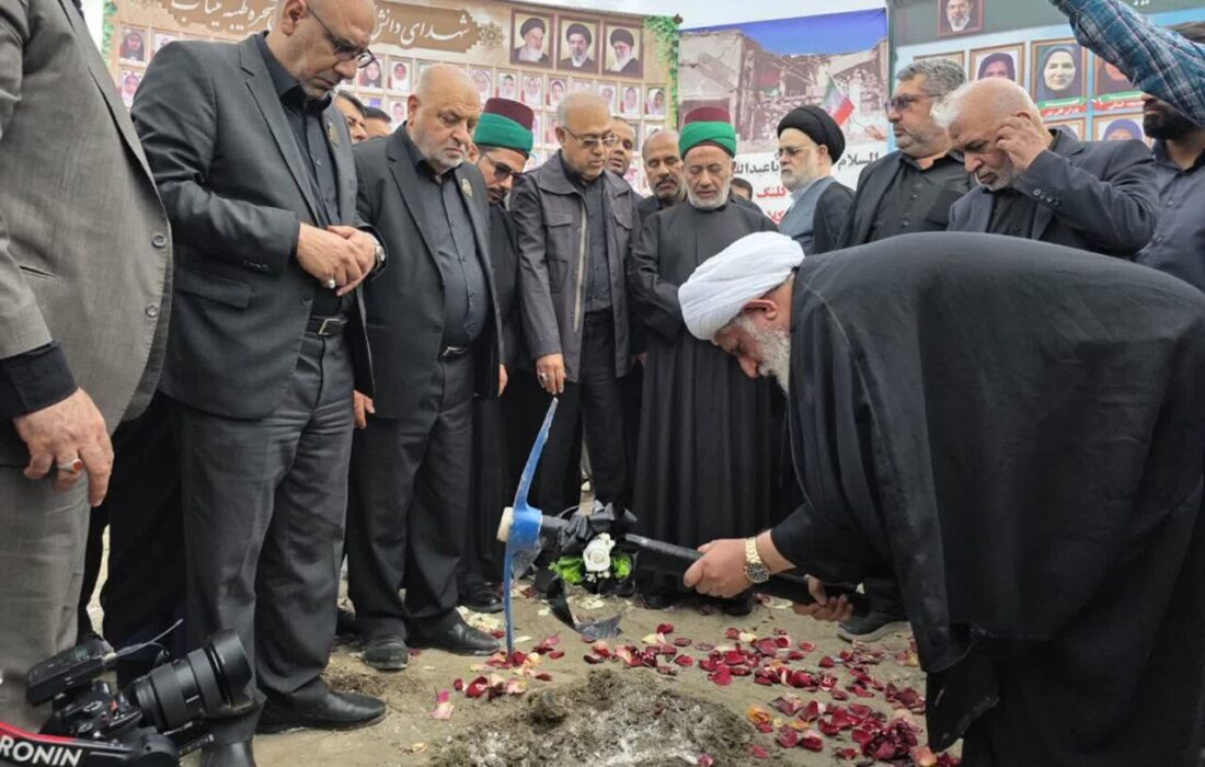 عتبه امام حسین (ع) دبستان دخترانه شجره طیبه میناب را میسازد
