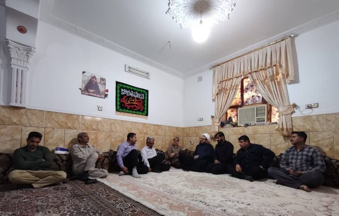 دیدار جانشین فرمانده سپاه امام سجاد (ع) با خانواده شهید دانشآموز «آتنا چملینژاد» در میناب